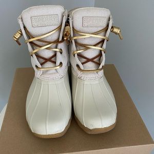 SPERRY Saltwater Metallic Ivory Duck boot Sz 6